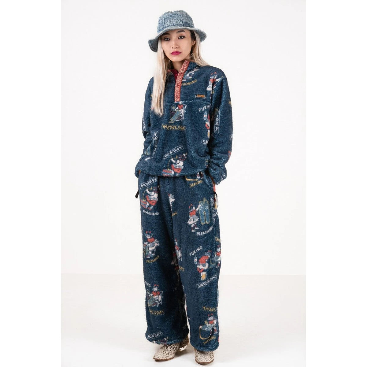 Kapital Kountry Calendar Pattern Fleece Easy Straight Pants