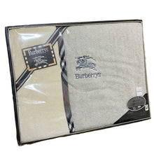 Load image into Gallery viewer, Vintage Burberry Blanket (80&#39;s)